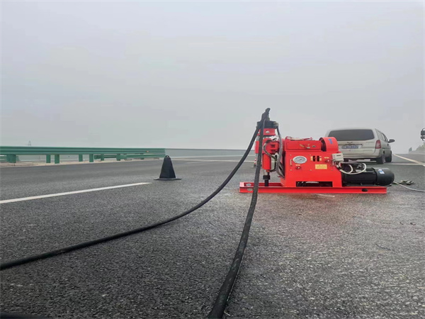 固原马路路基路面开裂下沉注浆加固灌浆